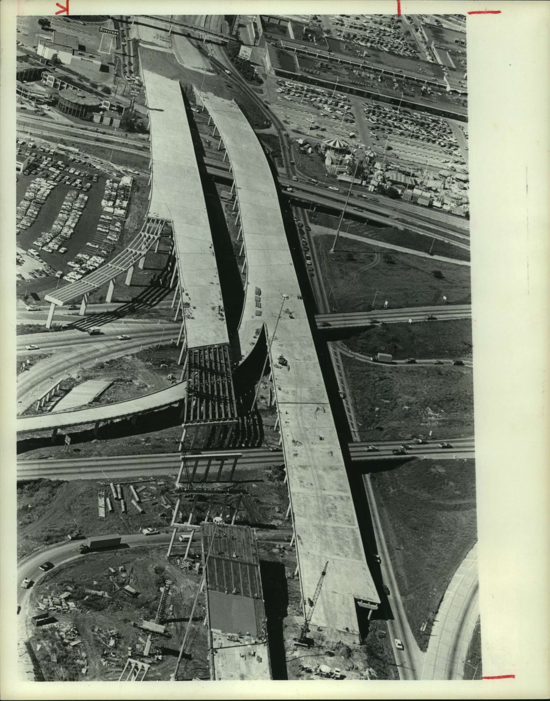 Before and after: How Houston’s 610 Loop looked in the 60s and 70 vs. now