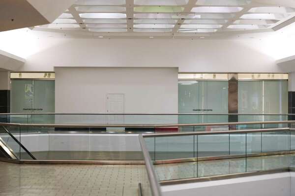 Vacant Storefronts At Stamford Mall As Retailers Head To Sono