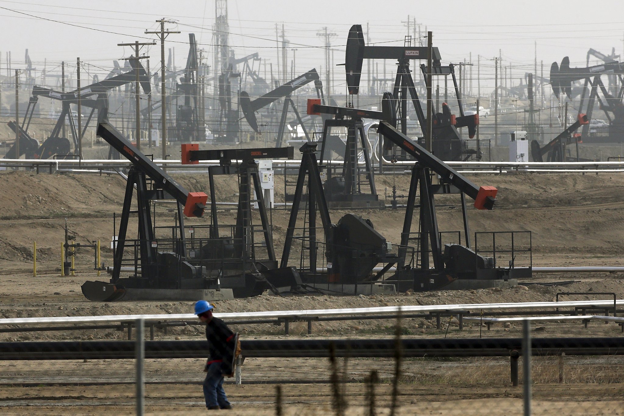 Scott Wiener introduces bill to ban California fracking by 2027 - Vimarsana News