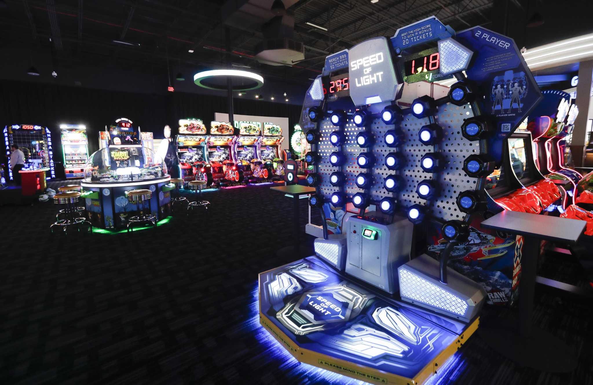 Dave & Buster's Woodlands