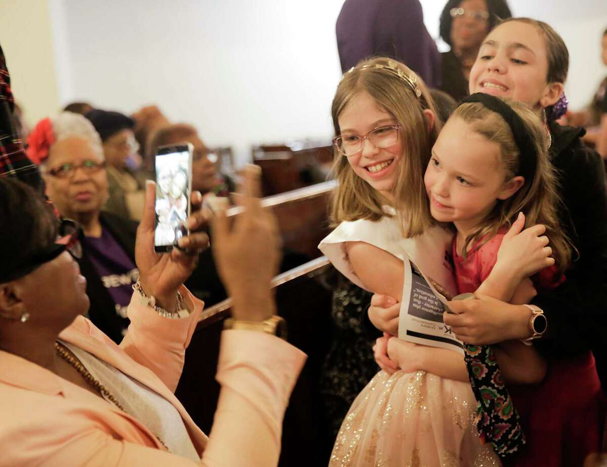 ‘Take me to the king’ In contest that has tradition, young