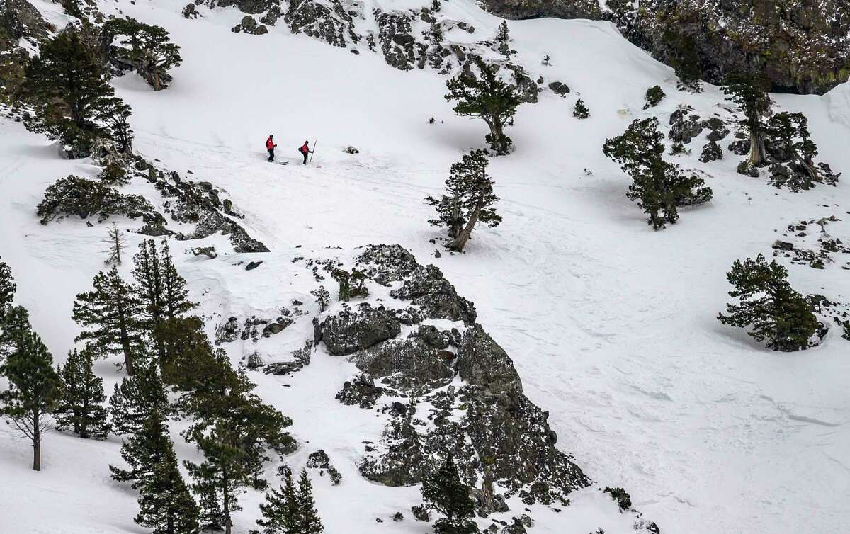 Witnesses describe Alpine Meadows avalanche that left a skier dead 'He