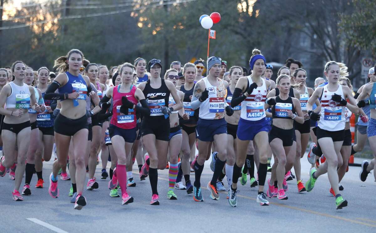 Thousands rush downtown for Chevron Houston Marathon