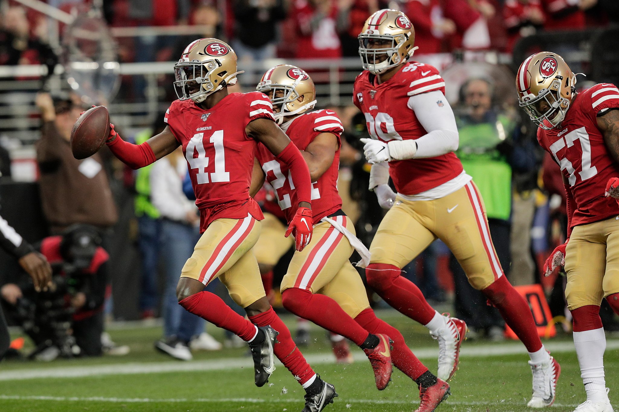 Twitter reacts to 49ers' blowout of Packers in NFC Championship Game