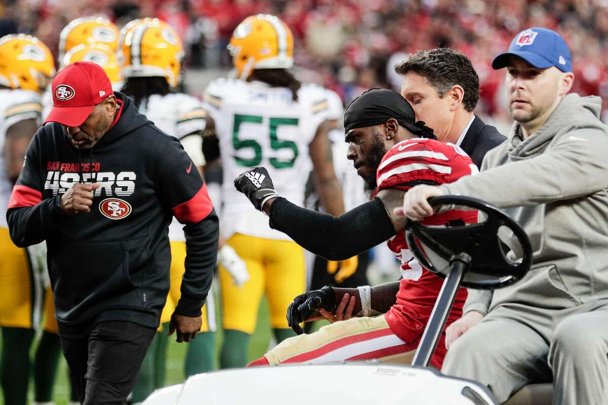 49ers running back Tevin Coleman injures right shoulder vs. Packers