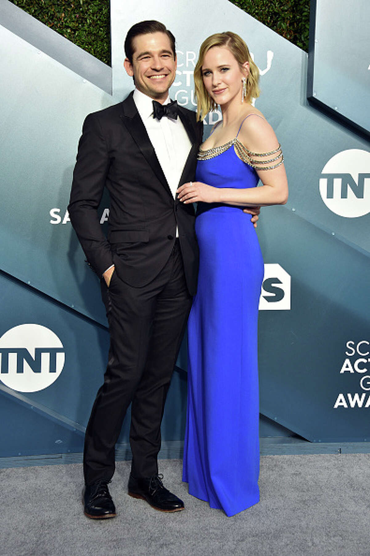 Jason Ralph and Rachel Brosnahan attend the 26th Annual Screen Actors Guild Awards at The Shrine Auditorium on January 19, 2020 in Los Angeles, California. 721430 (Photo by Gregg DeGuire/Getty Images for Turner)