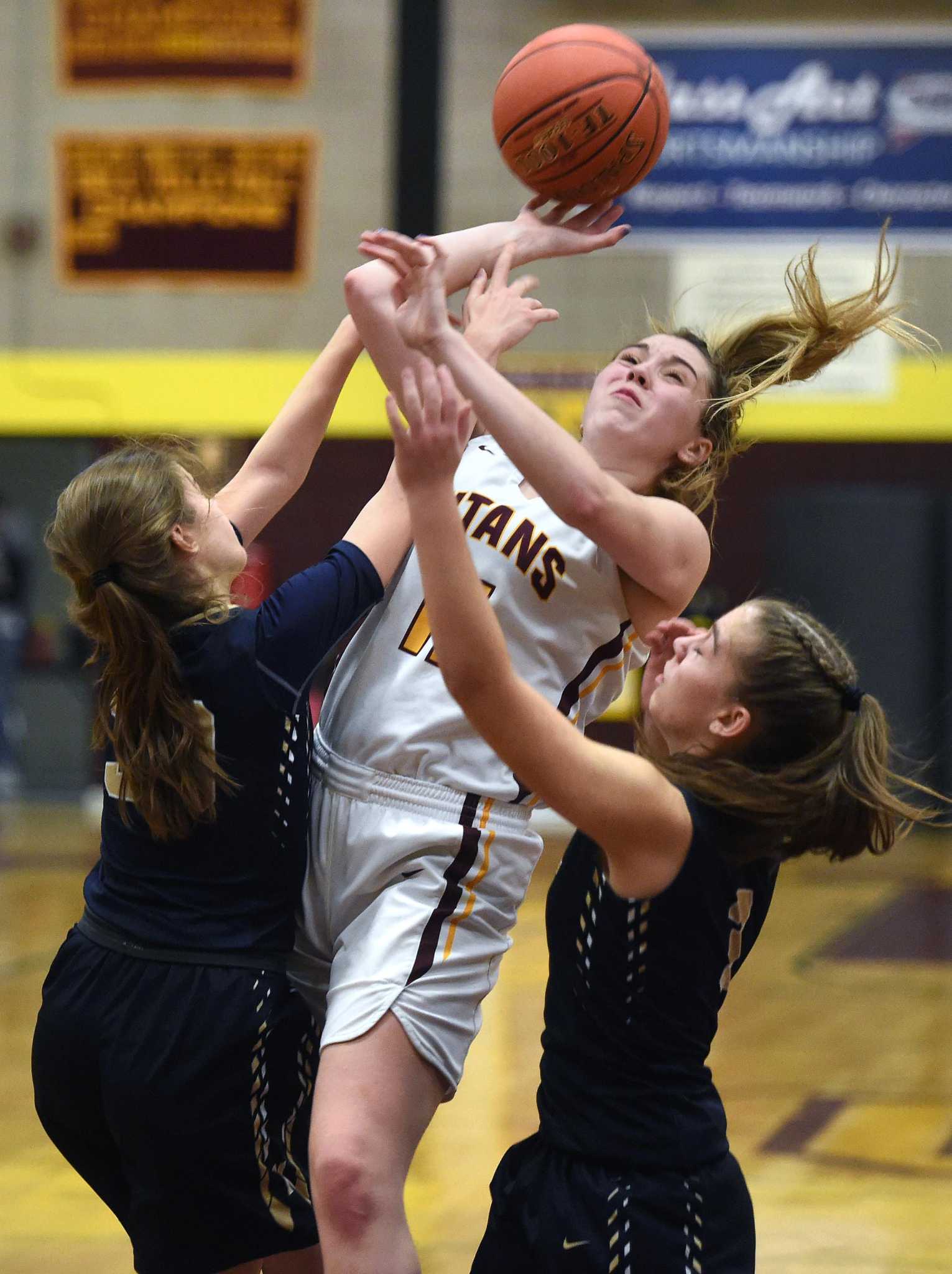 Frazier Zocco Lead No 4 Newington Over Sheehan New Haven Register