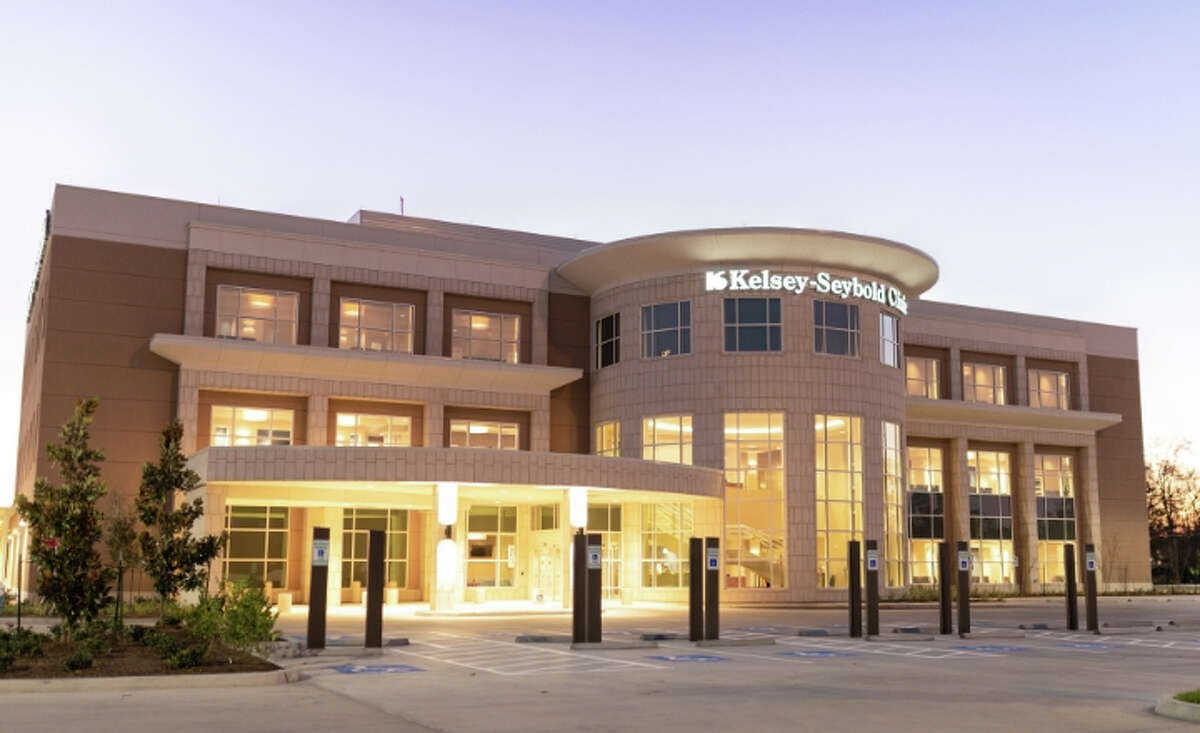 Kelsey-Seybold Clinic opened its Kingwood Clinic at 25553 U.S. Highway 59.
