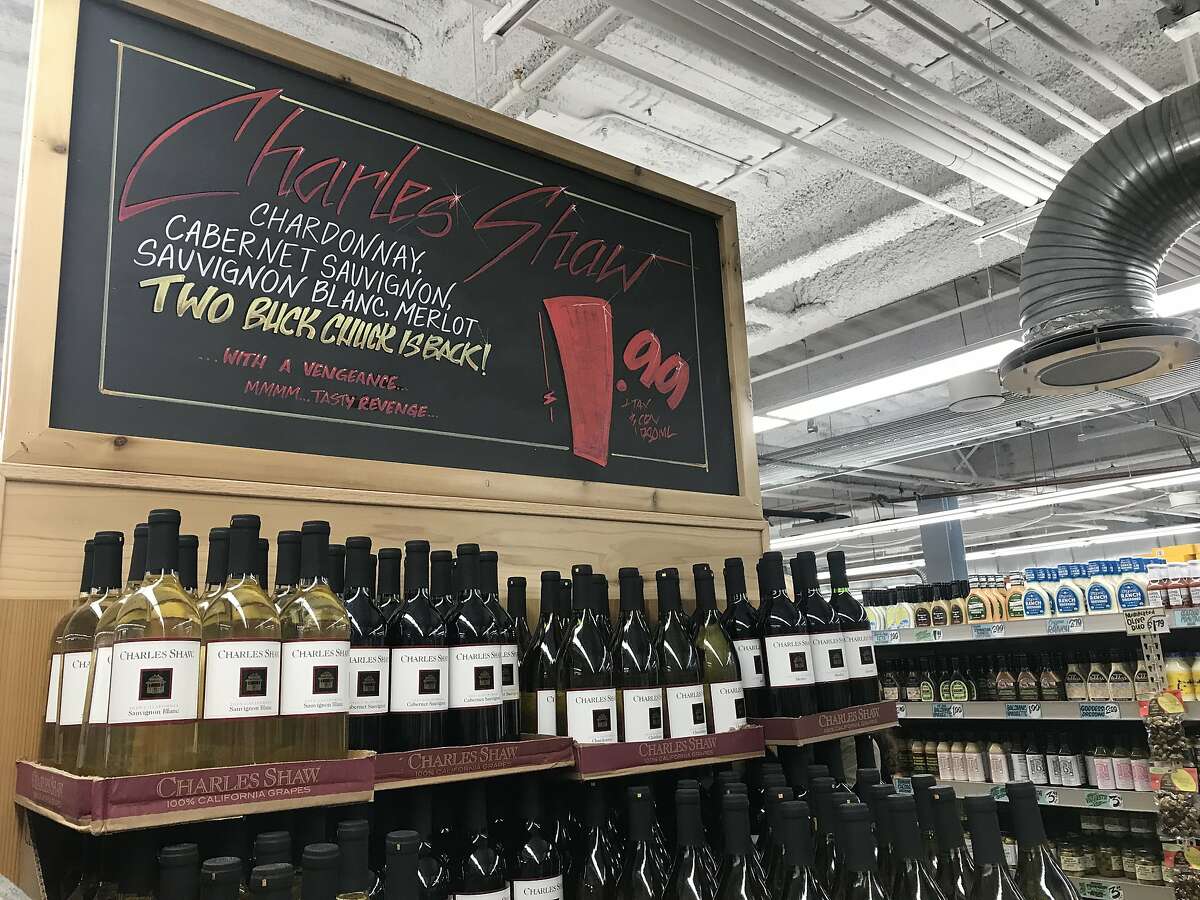 Two Buck Chuck, 2020'de Trader Joe's'da 1,99 dolara sergileniyor. Bronco Wine Company'nin ortak sahibi ve Two Buck Chuck'ın yaratıcısı Fred Franzia 13 Eylül 2022'de öldü.