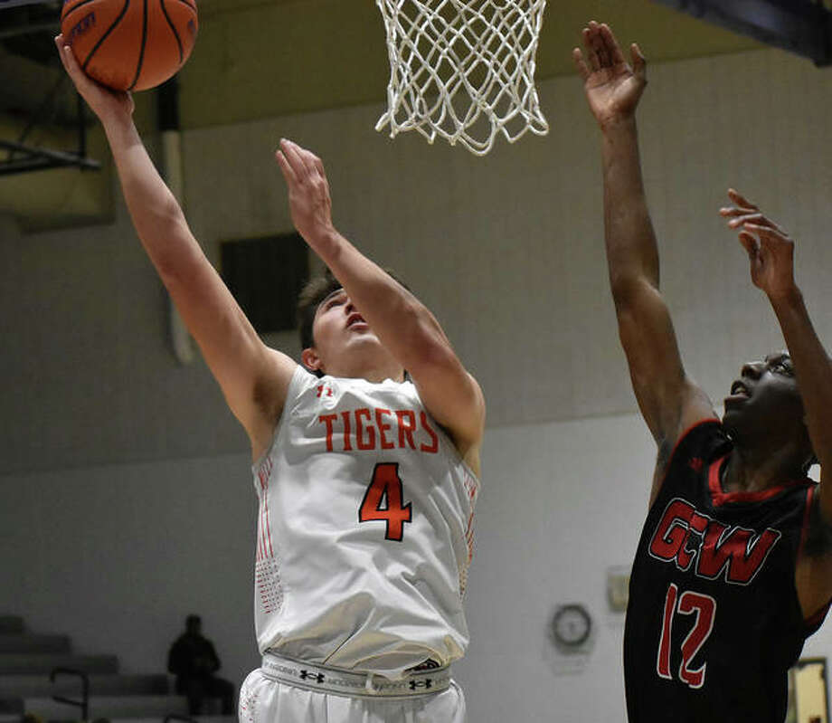 Boys Basketball Ehs Holds Off Granite City The Edwardsville