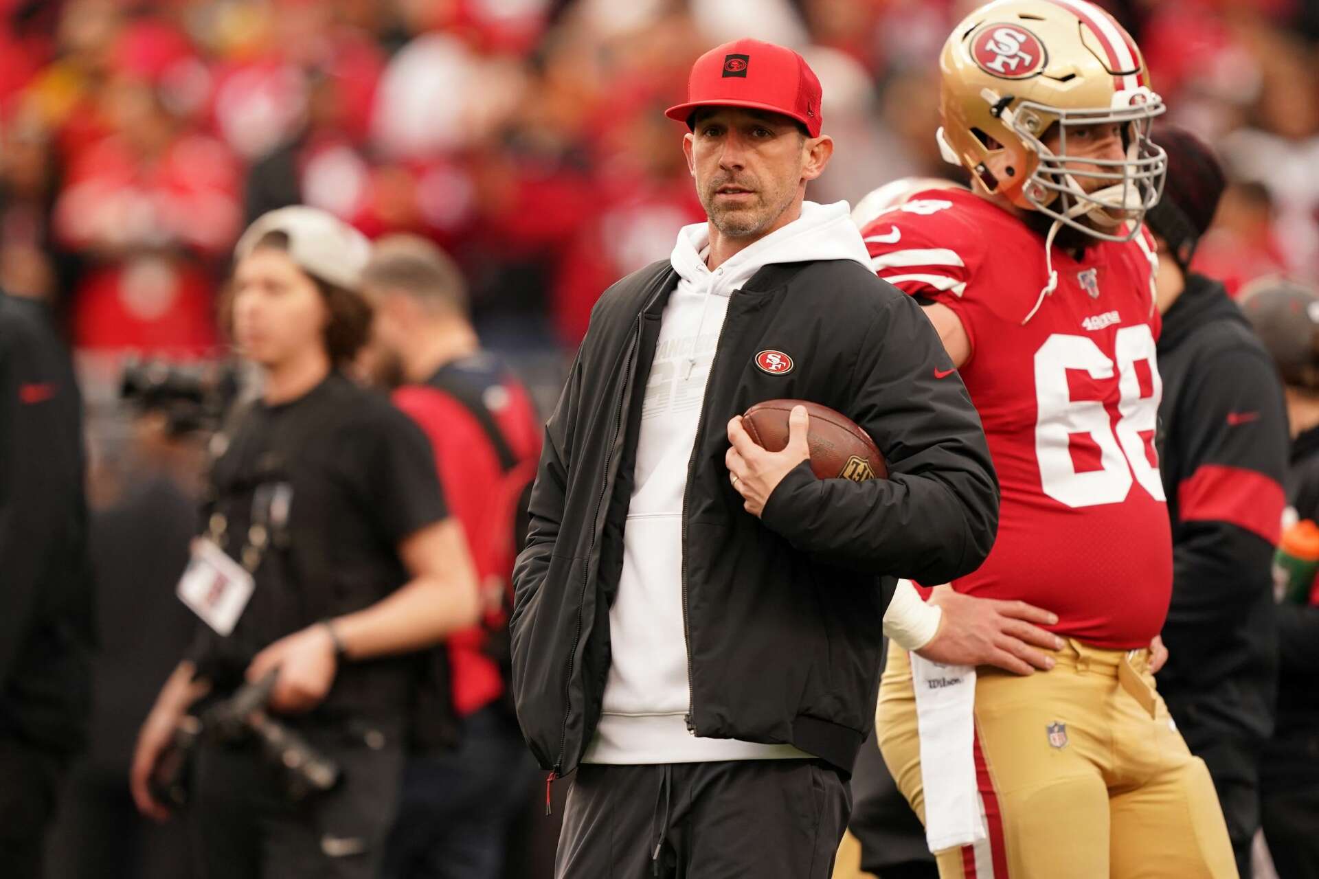 Video shows Kyle Shanahan predicting exact outcome of play to George Kittle  before it even happens