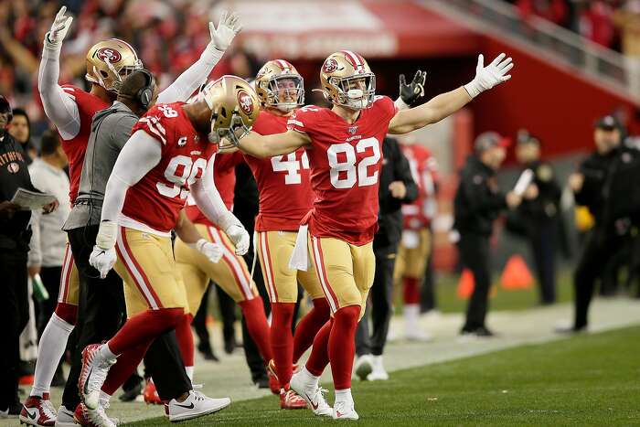 San Francisco 49ers defensive tackle Earl Mitchell stretches