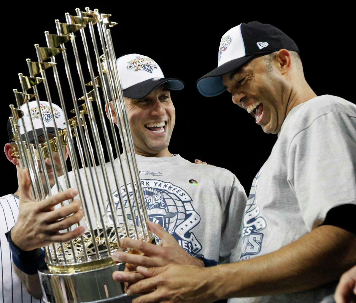 Yankees honor '98 World Series champs