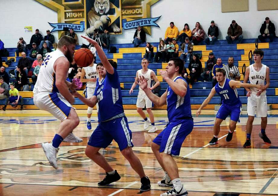 Evart Boys Outlast Beal City For 46 37 Highland Victory Herald