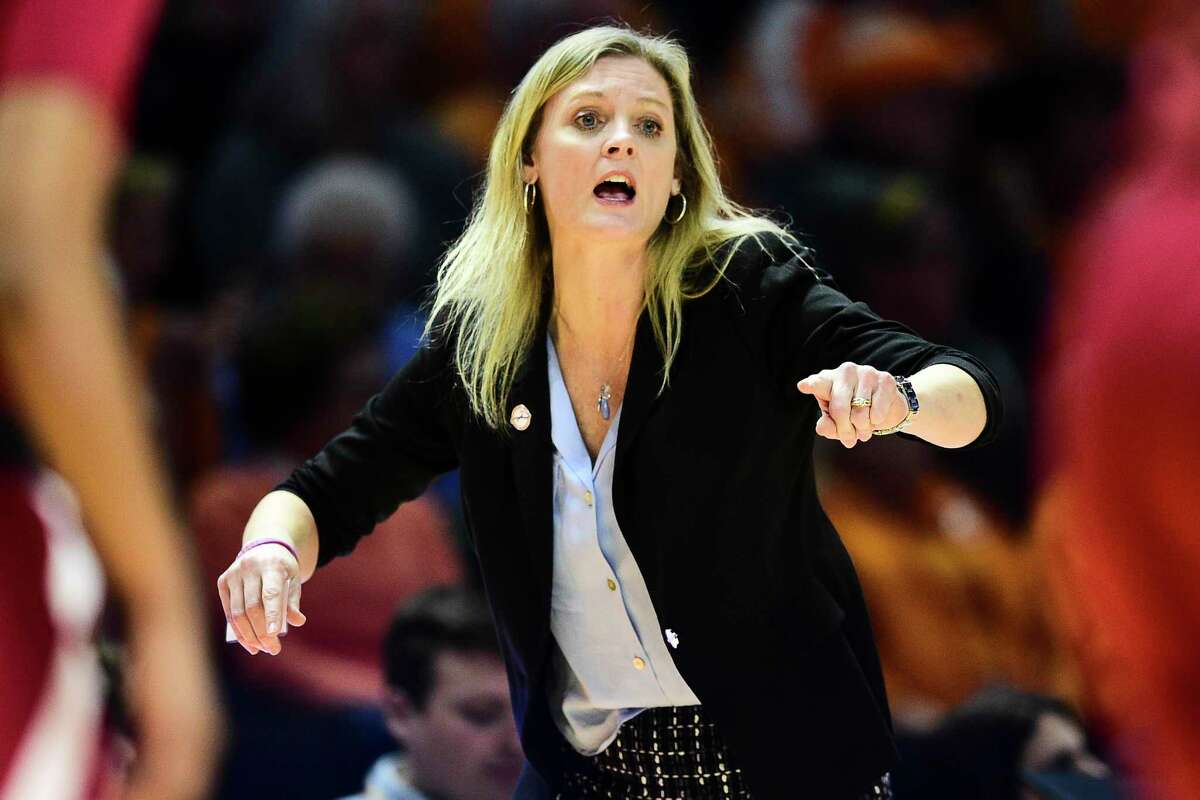 Tennessee coach Kellie Harper calls during an NCAA college basketball game between Tennessee and Alabama at Thompson-Boling Arena in Knoxville, Tenn. on Monday, Jan. 20, 2020. Tennessee defeated Alabama 65-63. (Calvin Mattheis/Knoxville News Sentinel via AP)