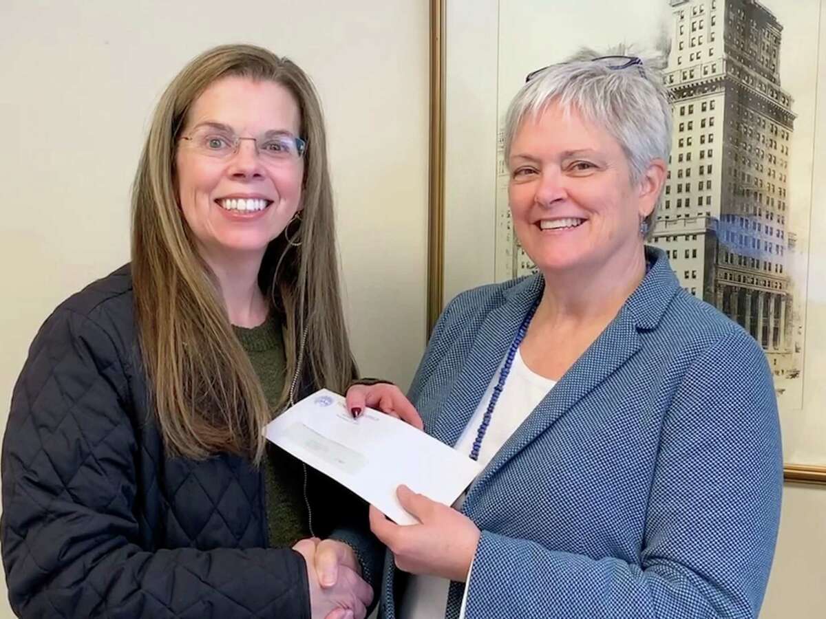 Debra Franceschini-Gatje, commissioner on the Ridgefield Commission on Aging, recently presented Grace Weber, Founders Hall executive director, with a donation of $1,000. According to Weber,