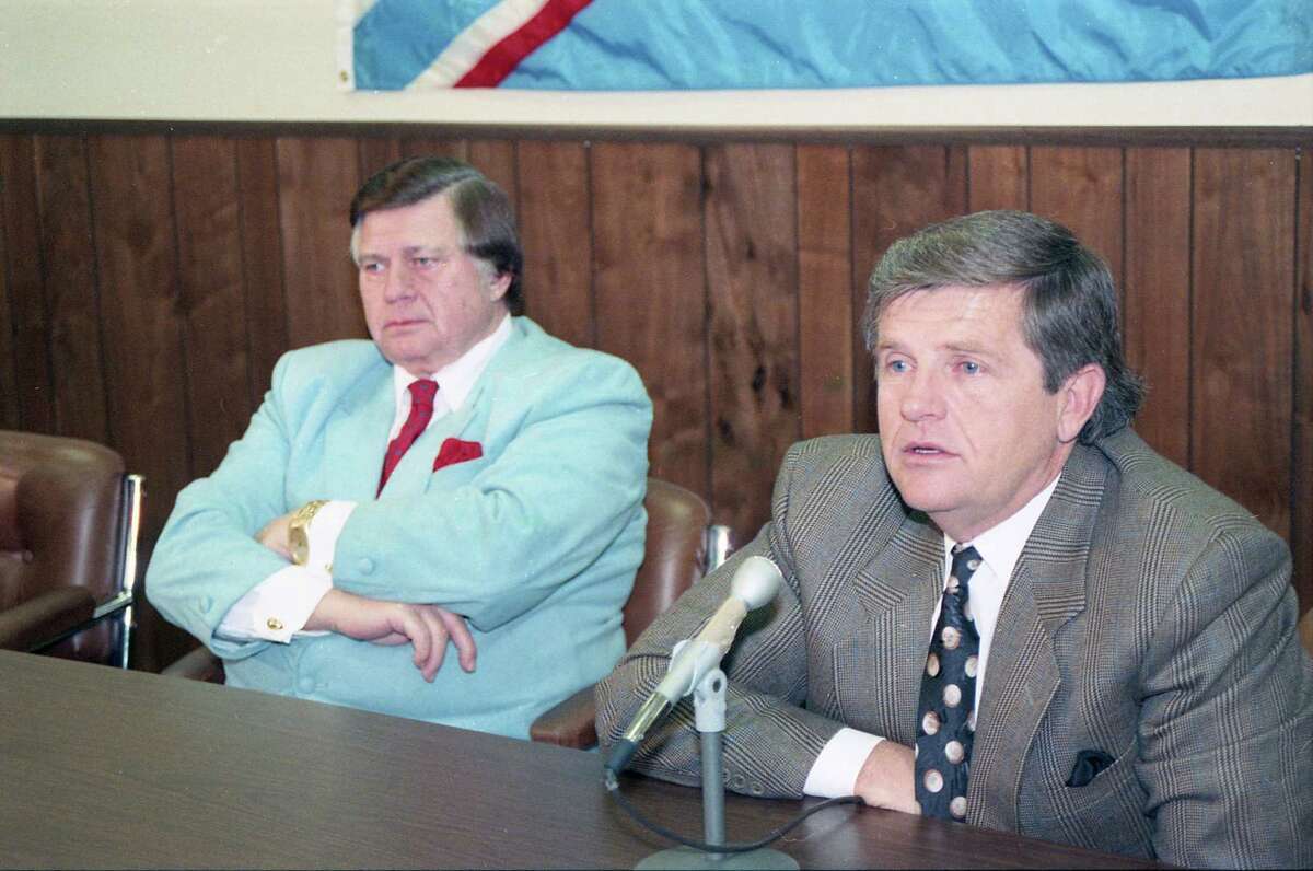 Oilers owner Bud Adams and Jerry Glanville announce Glanville's departure as head coach, Jan. 6, 1990.