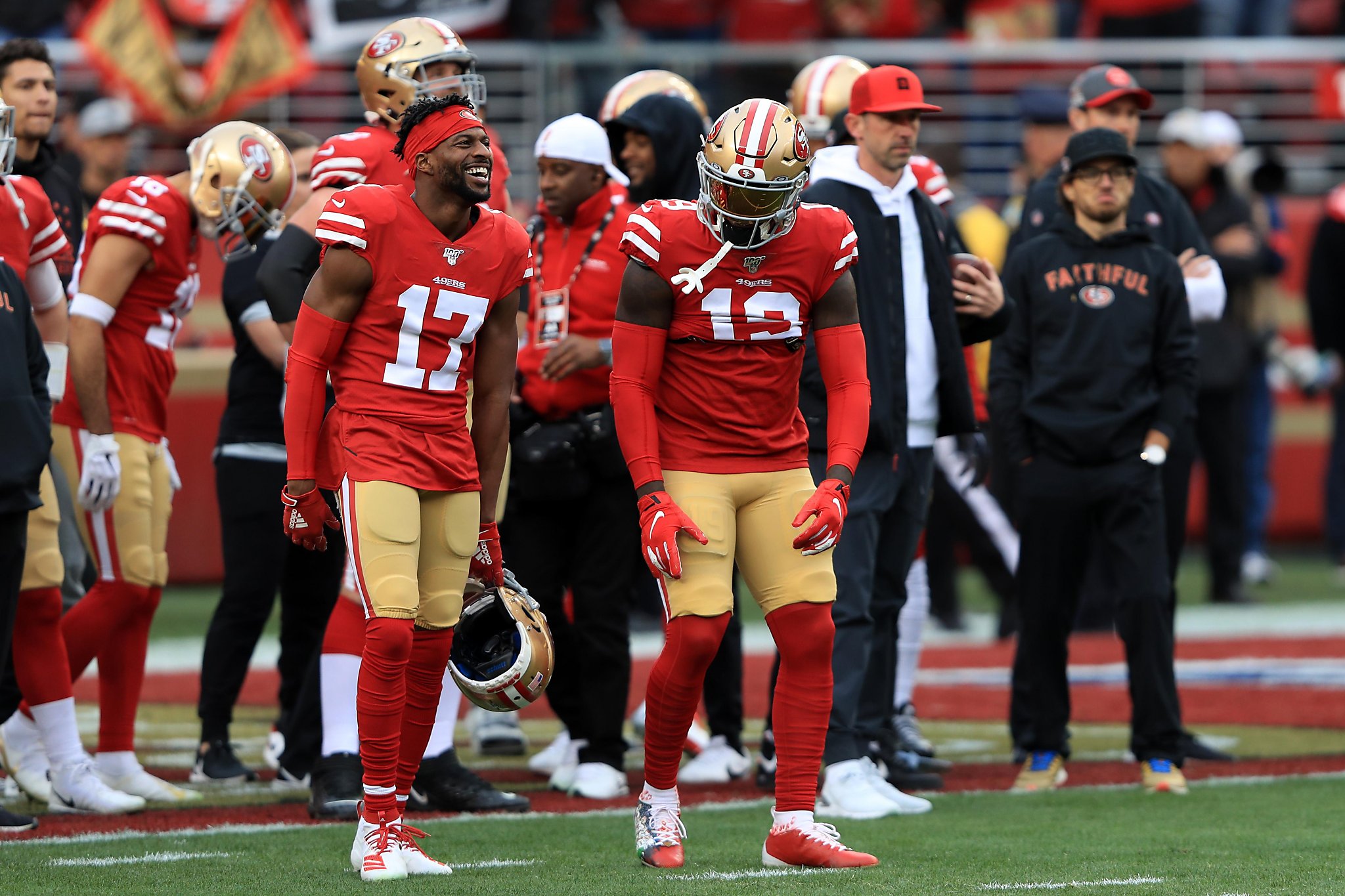 San Francisco 49ers wide receiver Emmanuel Sanders warms up prior