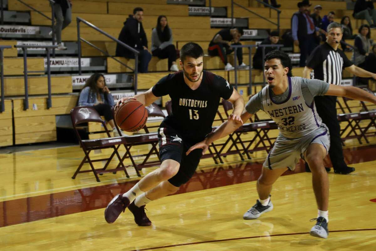 Matija Novkovic scored a game-high 22 points Thursday as TAMIU snapped a 14-game losing streak with a 76-71 win over Eastern New Mexico.