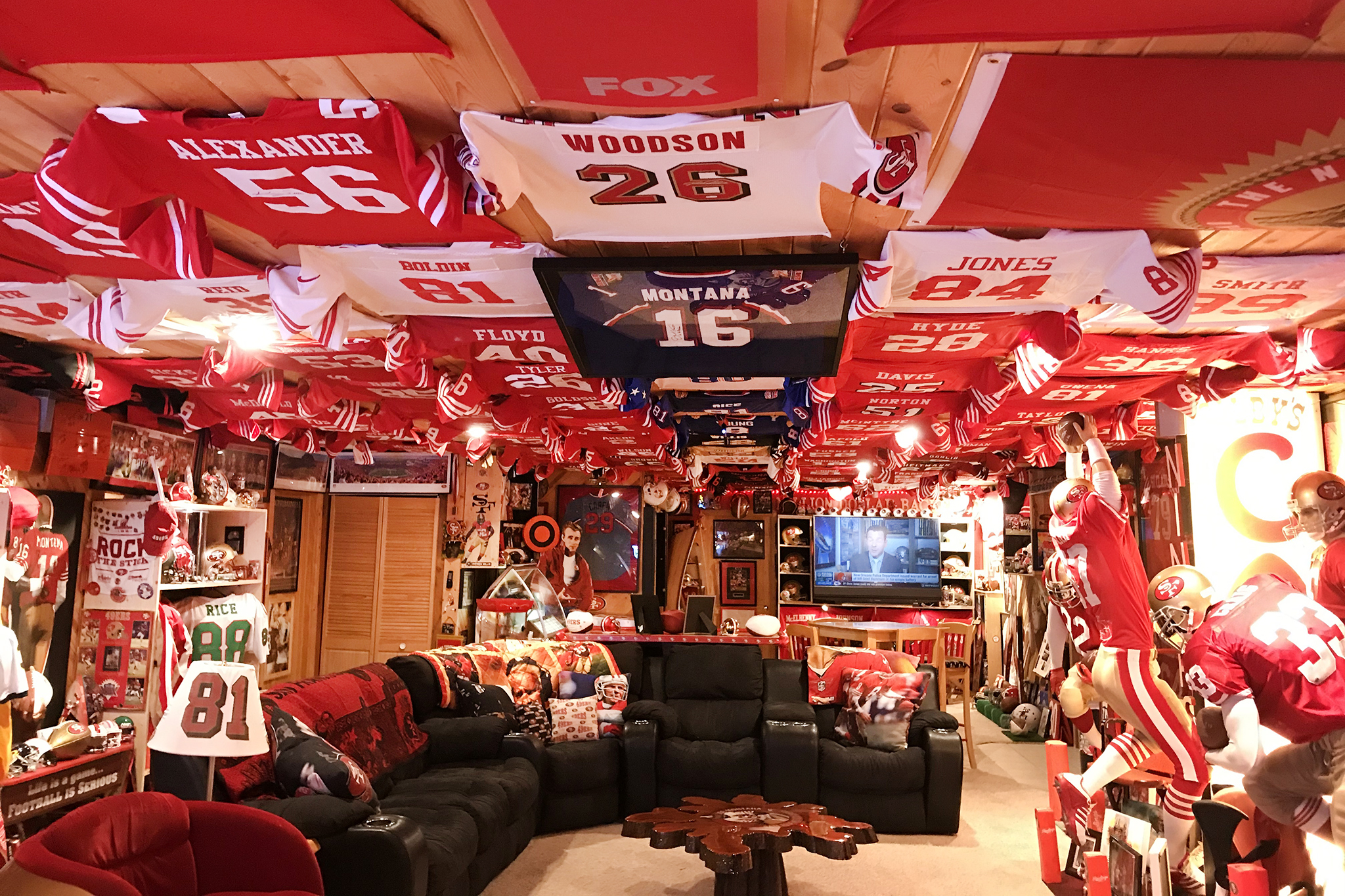 This is the most legendary 49ers 'man cave' in America