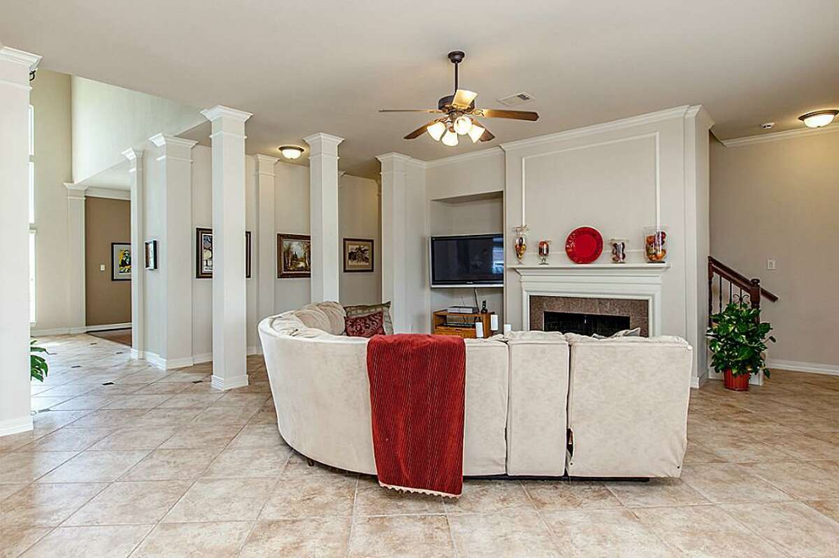 Remodeling project adds fun, function to League City home