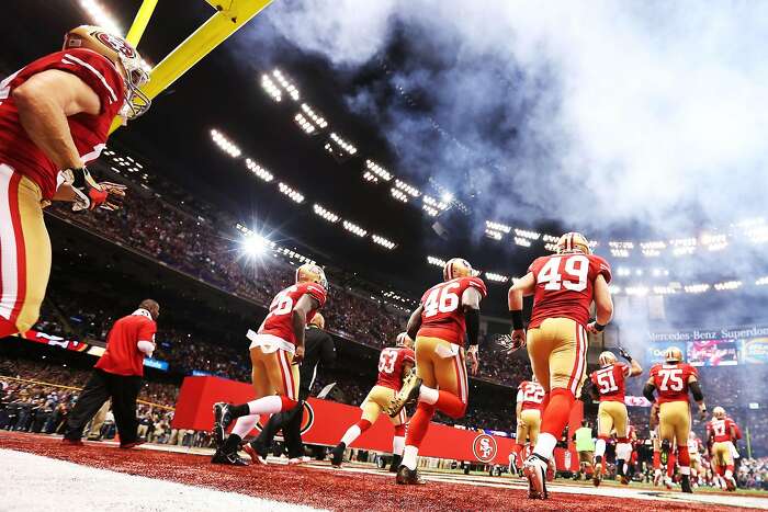 San Francisco, California, USA. 14th Dec, 1991. San Francisco 49ers vs. Kansas  City Chiefs at Candlestick Park Saturday, December 14, 1991. 49ers beat  Chiefs 28-14. Chiefs quarter back Steve DeBerg Credit: Al