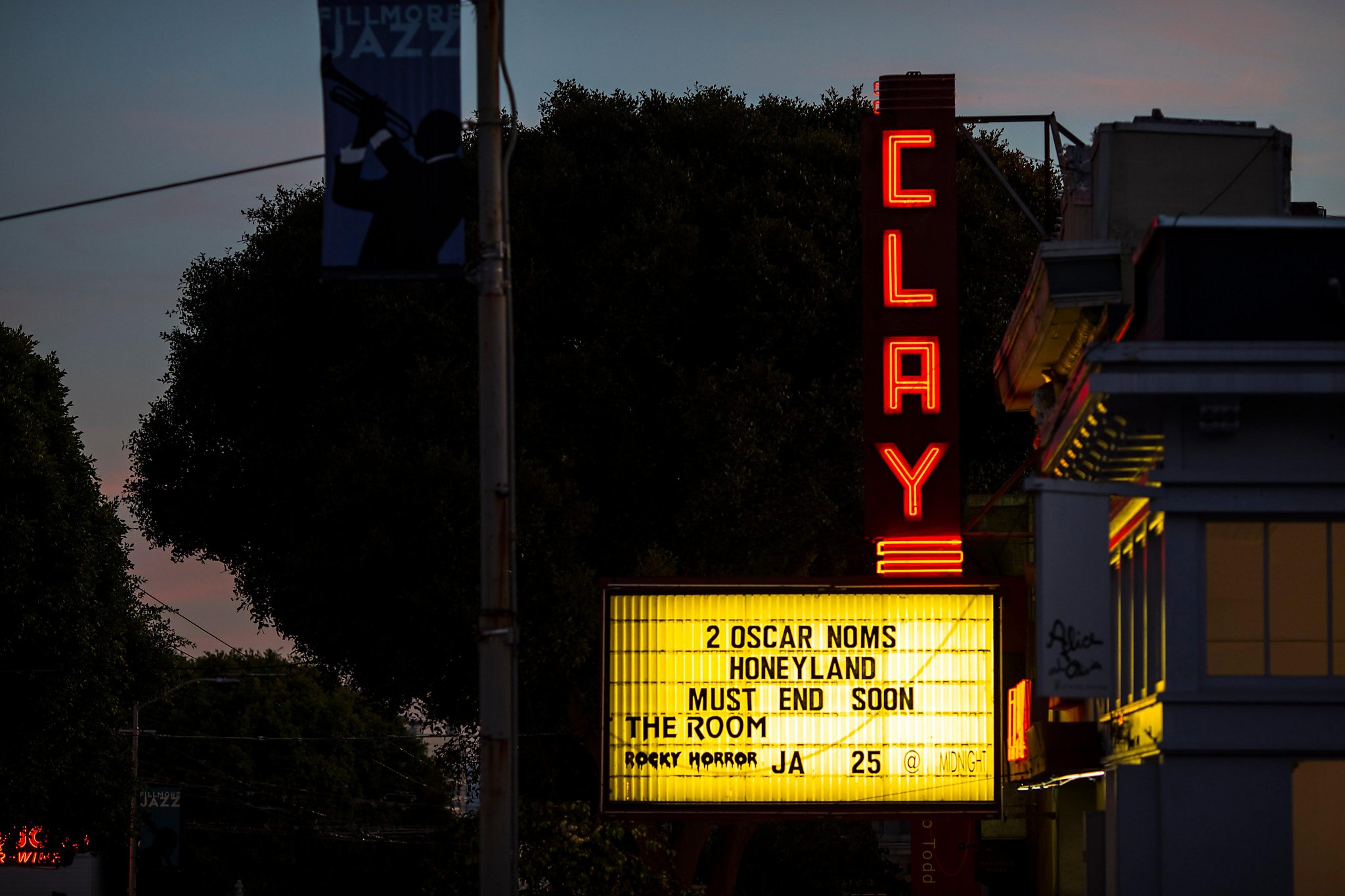 What we lose with the closing of singlescreen theaters