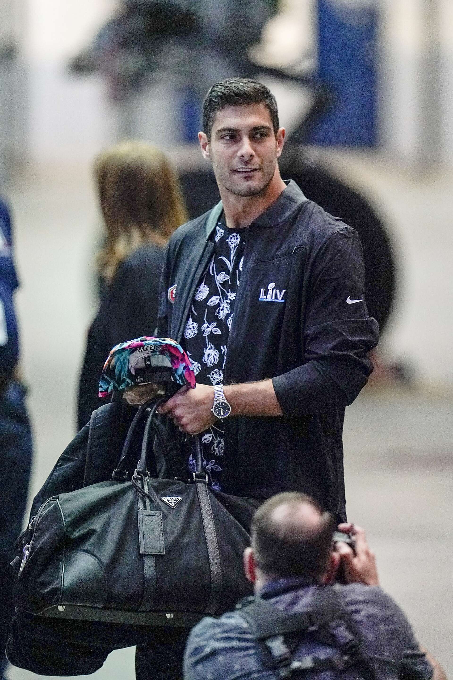 49ers' Jimmy Garoppolo still gets texts from Bill Belichick