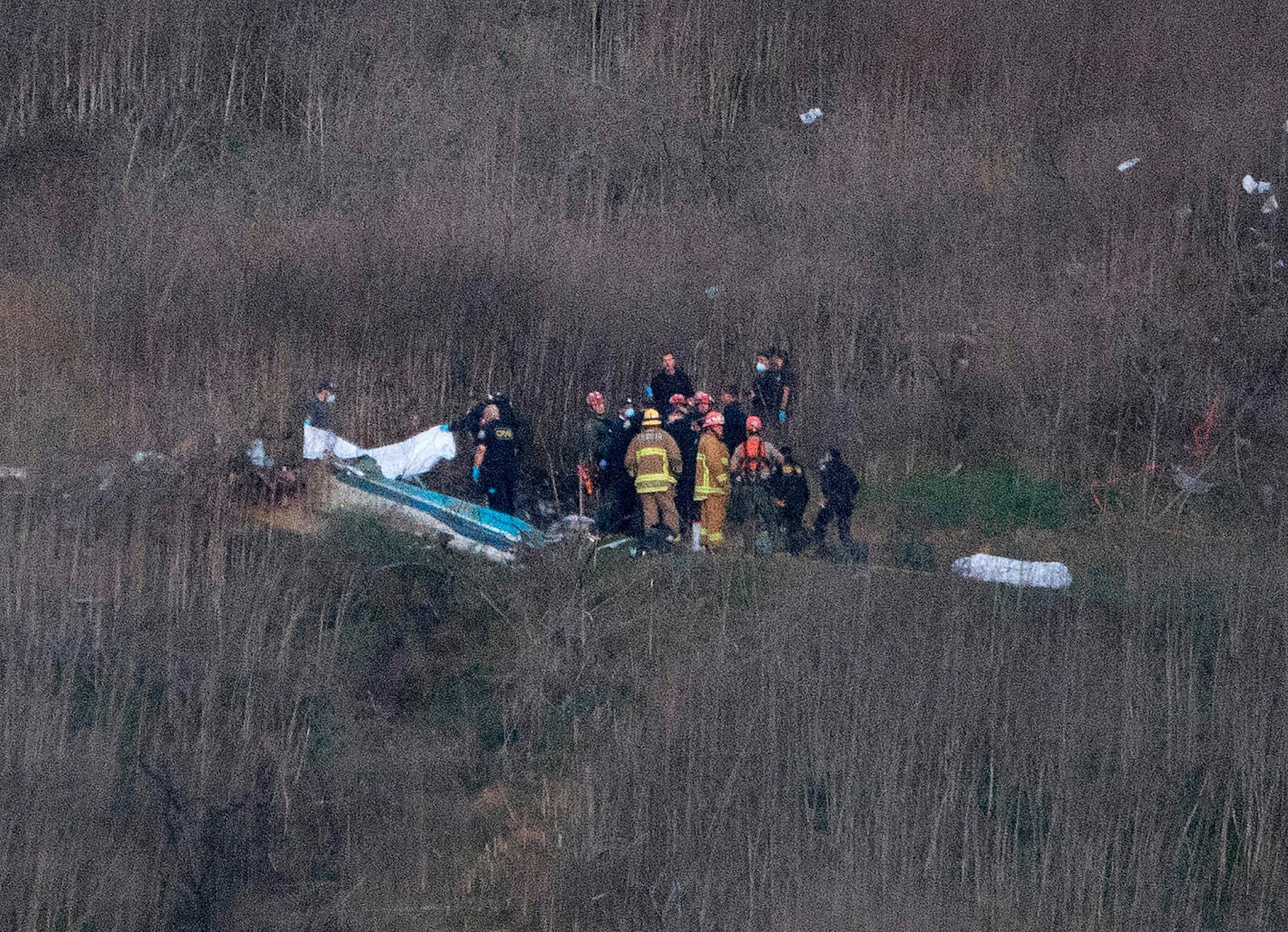Kobe Bryant & Daughter Die in Helicopter Crash, 3 Bodies Recovered