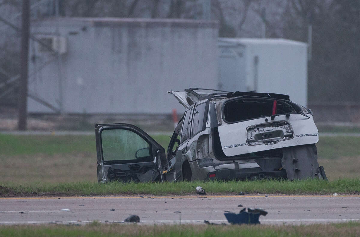 Driver dead after running stop sign, crashing into 18wheeler near Crosby