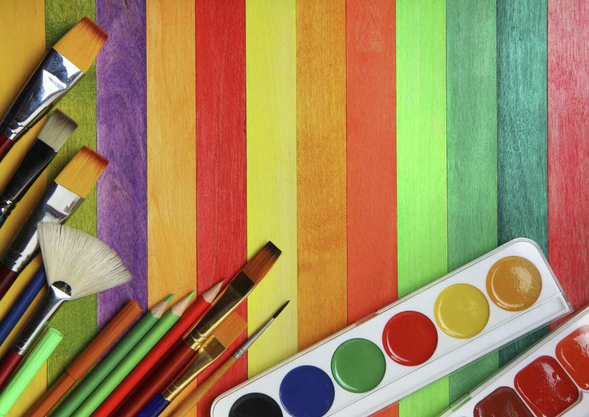 Arts classes are offered at the Darien Arts Center.