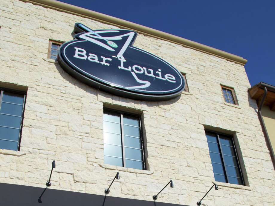 Bar Louie closes Stone Oak San Antonio location amid Chapter 11