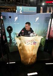 49ers Kyle Shanahan Talks Fashion Sets Loose Tone For 49ers Sfchronicle Com 49ers kyle shanahan talks fashion