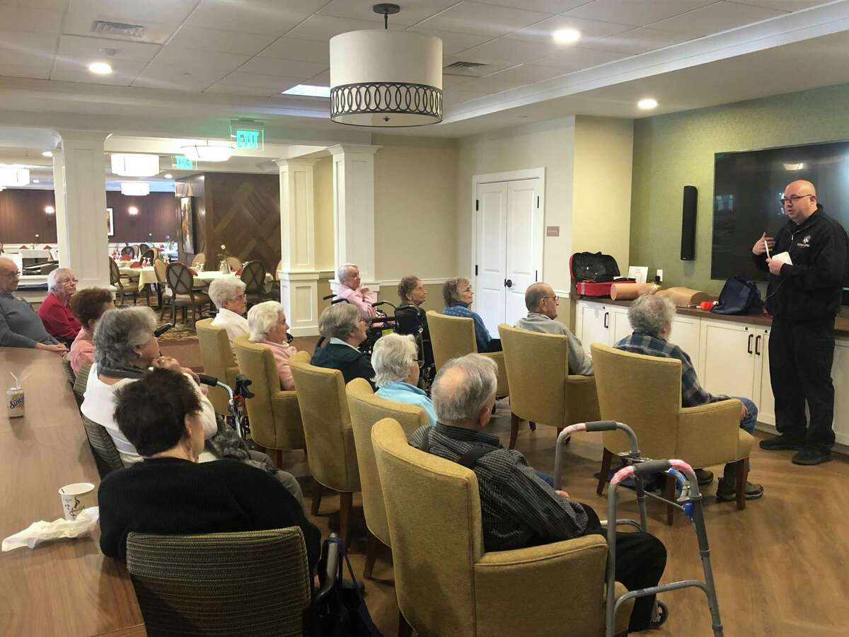 Brightview Shelton residents get first aid training