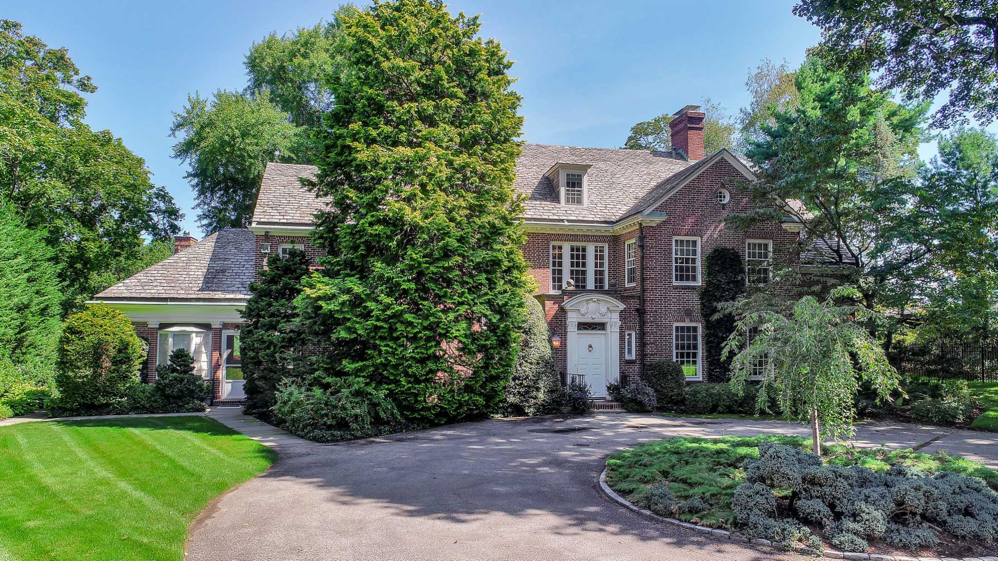 Exploring Belle Haven’s history and architecture