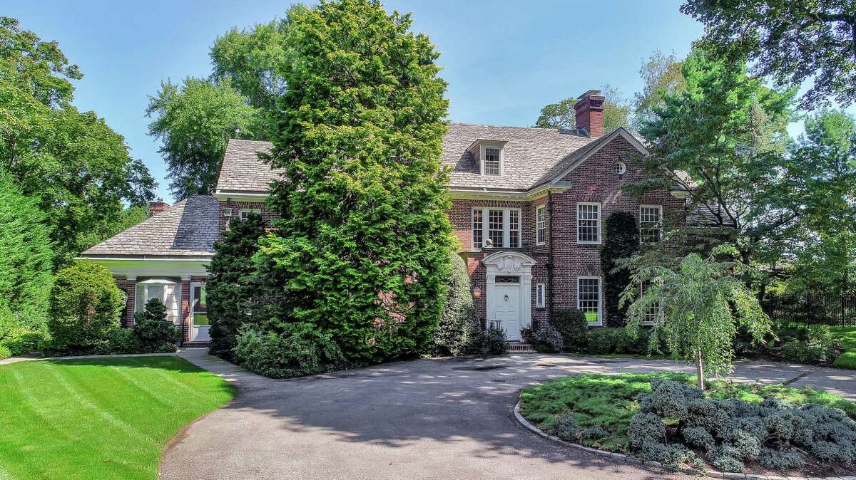 Exploring Belle Haven’s history and architecture