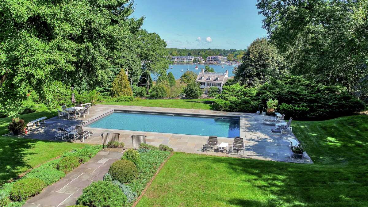 Exploring Belle Haven’s history and architecture