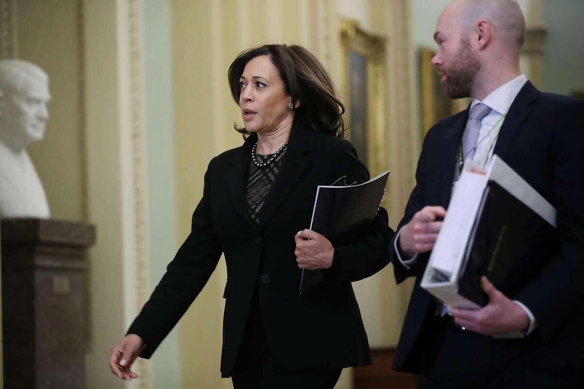 Kamala Harris and Dianne Feinstein Blasted for Using Senate Resolutions to  Congratulate Lakers and Dodgers