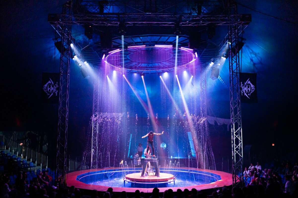 Here's what will be inside the water circus tent coming to Houston area