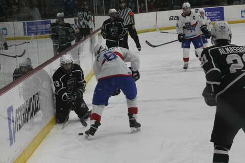 Big Rapids Skates To 3 1 Win In Front Of Large Student Section