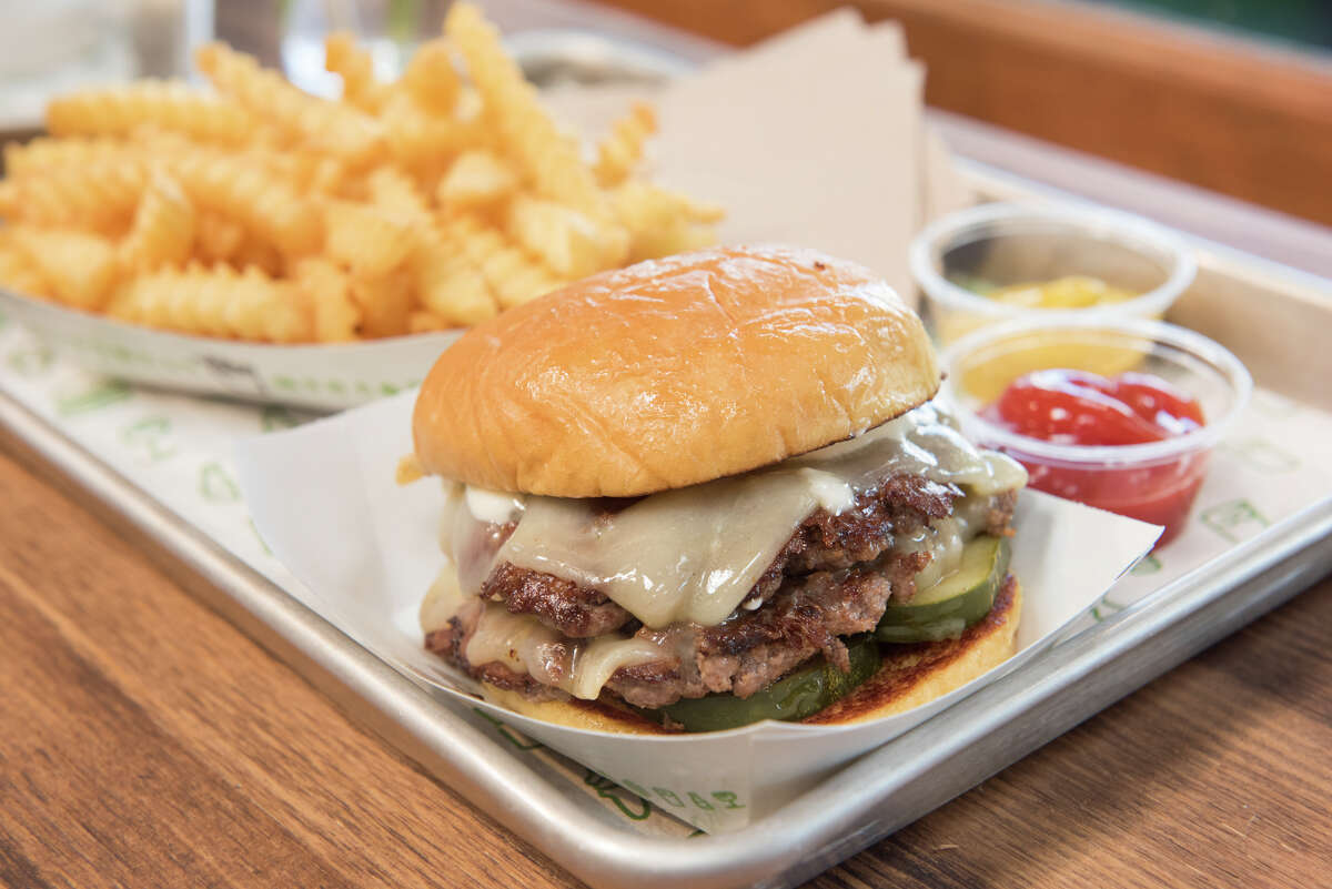 Shake Shack continues to expand in the Bay Area.
