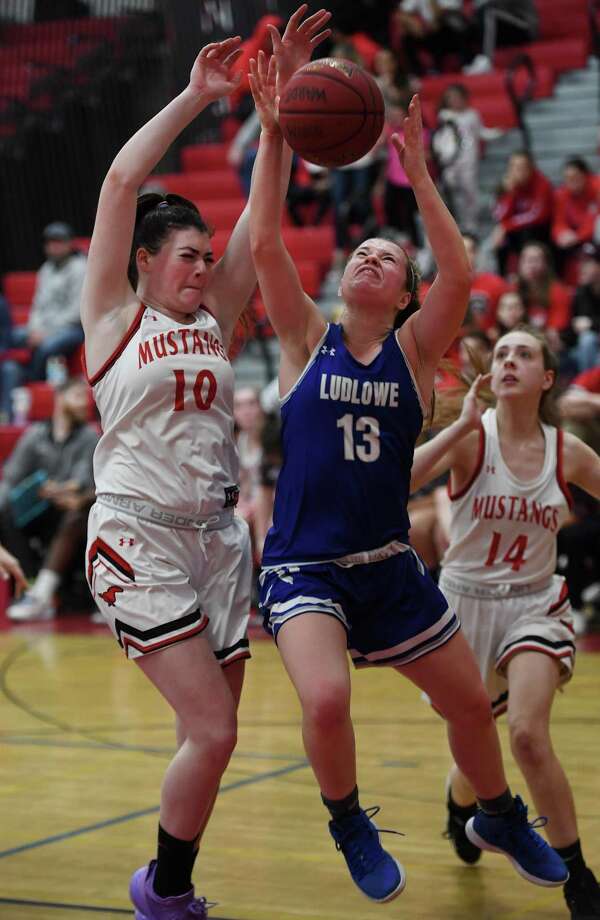 Barlow girls basketball finds just enough offense in 37-32 win