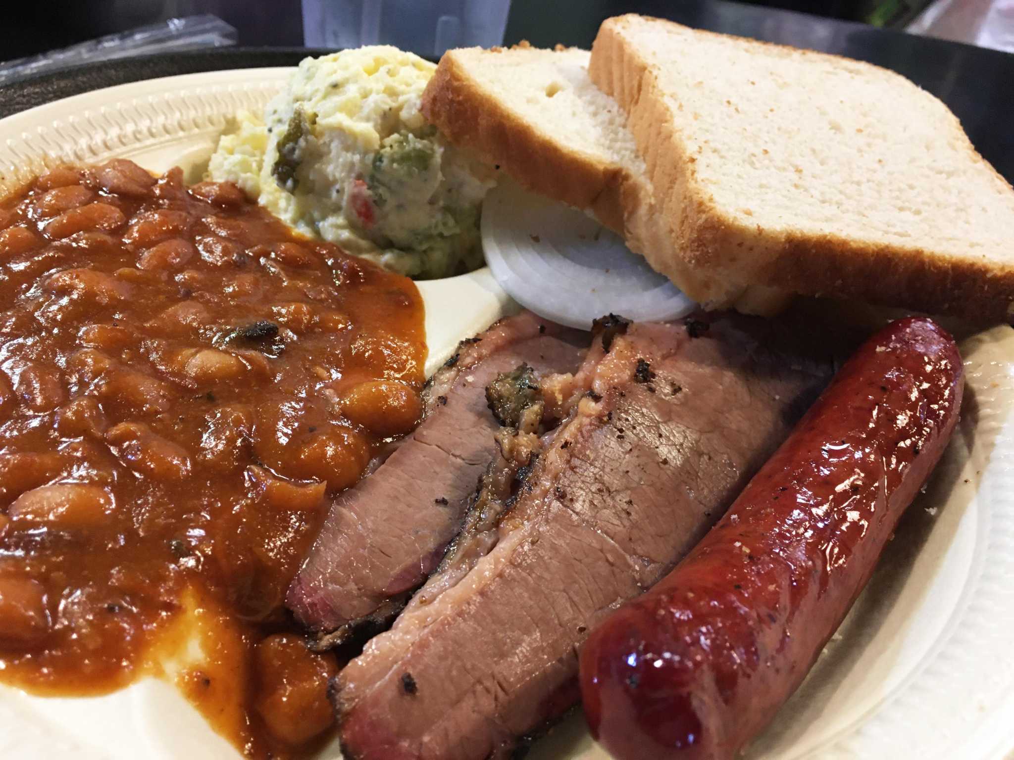 New barbecue restaurant Smoke Pit coming to Austin Highway's Bun 'N' Barrel in San Antonio