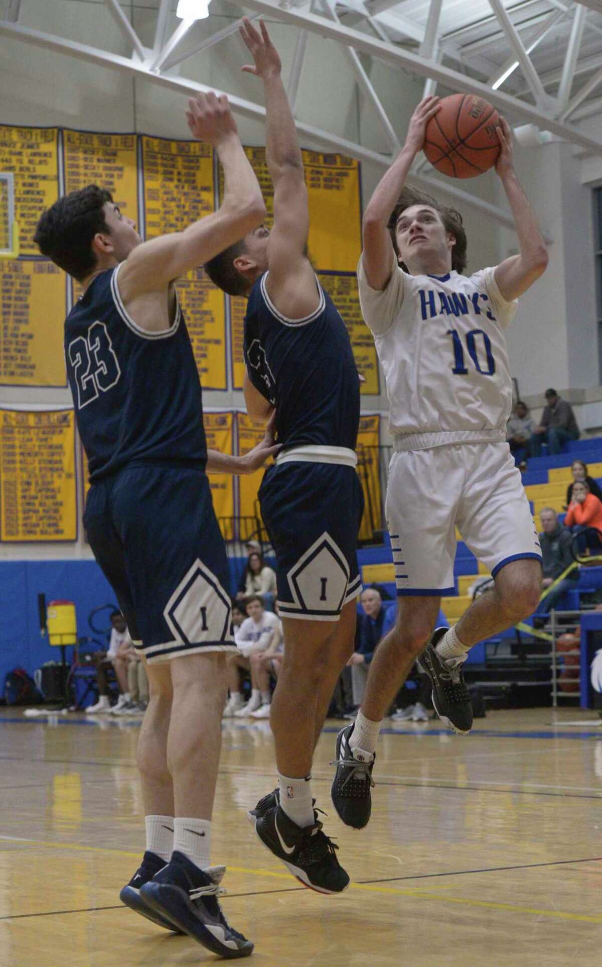 Echavarria’s late foul shots lift No. 6 Immaculate past Newtown in SWC