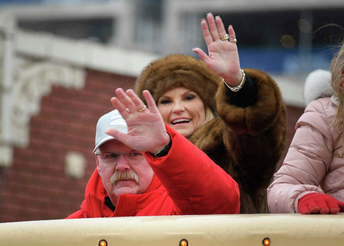 Andy Reid tells paradegoers Chiefs will win again next year