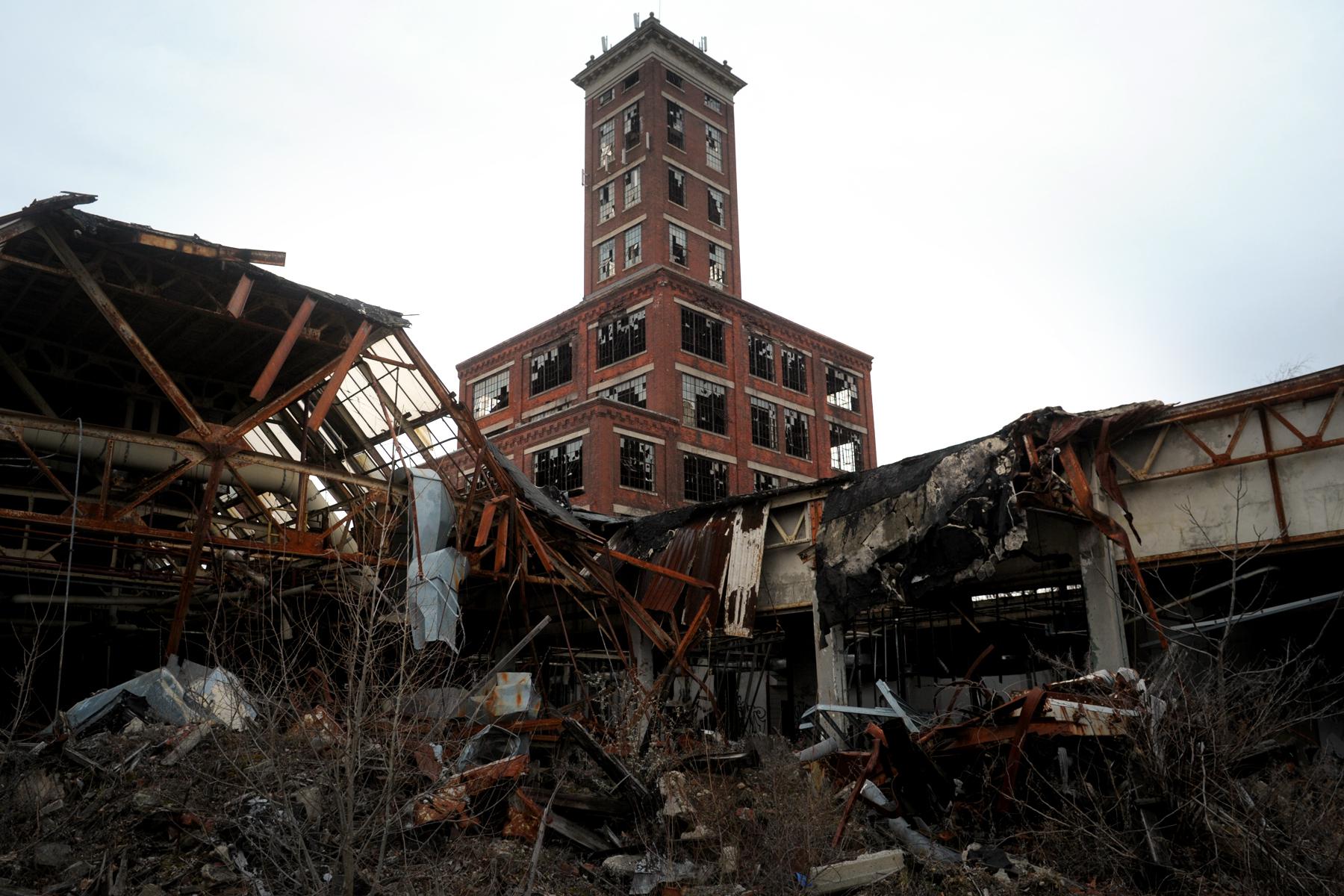 Bridgeport takes steps to demolish crumbling Remington Arms plant