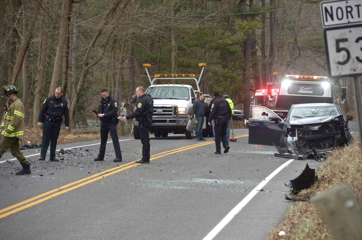 Three injured in Bethel crash