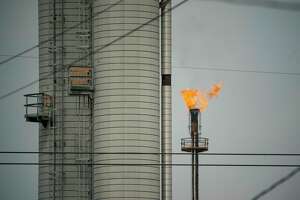 High levels of cancer-causing benzene found near 6 Texas refineries, report shows