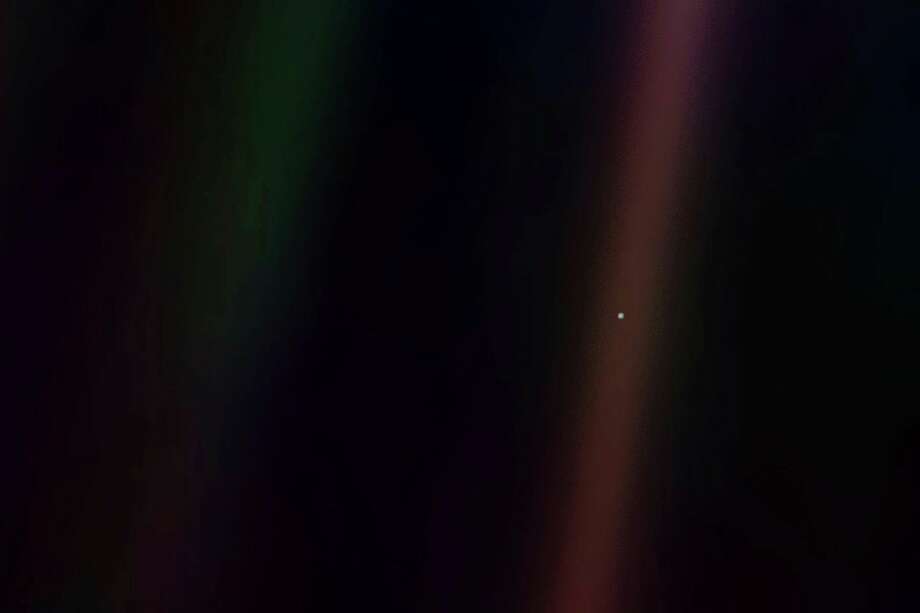 voyager final photo of earth