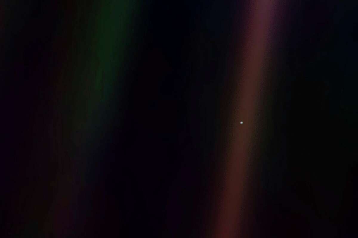 Nasa 're-masters' classic 'Pale Blue Dot' image of Earth